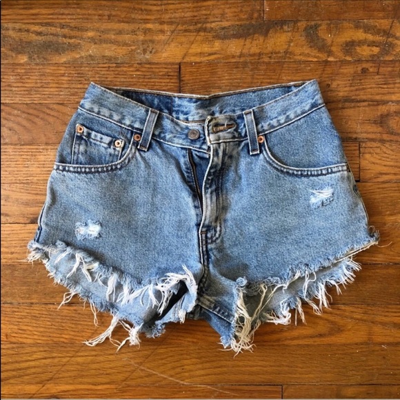 LEVI jean shorts with fringe - Picture 1 of 4